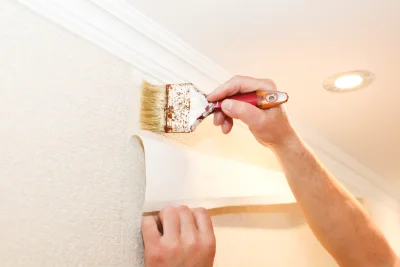 Pose de papier peint à Eyrans — revêtements muraux et toiles de verre